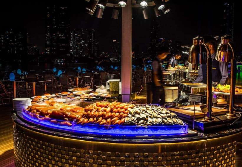 Bangkok: Royal Princess River Dinner Cruise with Live Music - Upper deck or indoor seating?