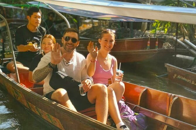 Bangkok's Best: City Highlights & Floating Market Private Tour - Wat Pho: a giant Buddha and a calmer temple setting