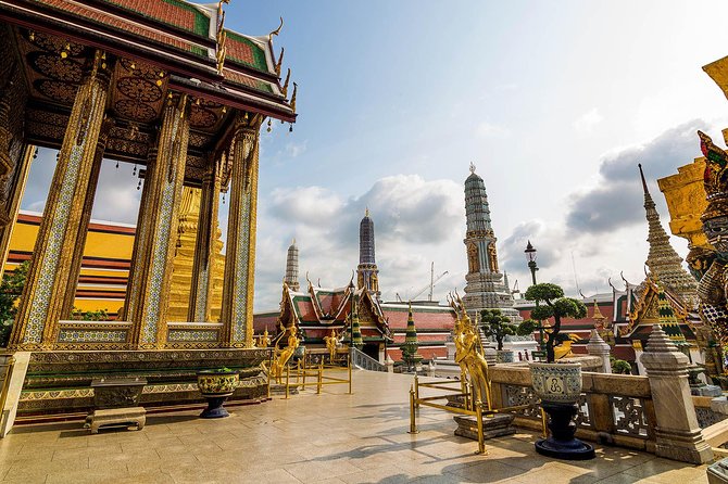 Bangkok's Grand Palace Complex and Wat Phra Kaew Tour - What this three-hour Bangkok tour actually covers