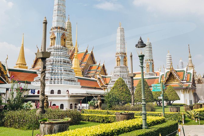 Bangkok's Grand Palace Complex and Wat Phra Kaew Tour - Chinatown and the Flower Market from the vehicle