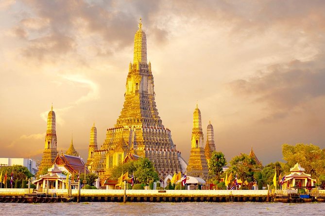 Bangkok’s Three Iconic Temples: Wat Traimit, Wat Pho & Wat Arun - Three Bangkok temples, three very different experiences