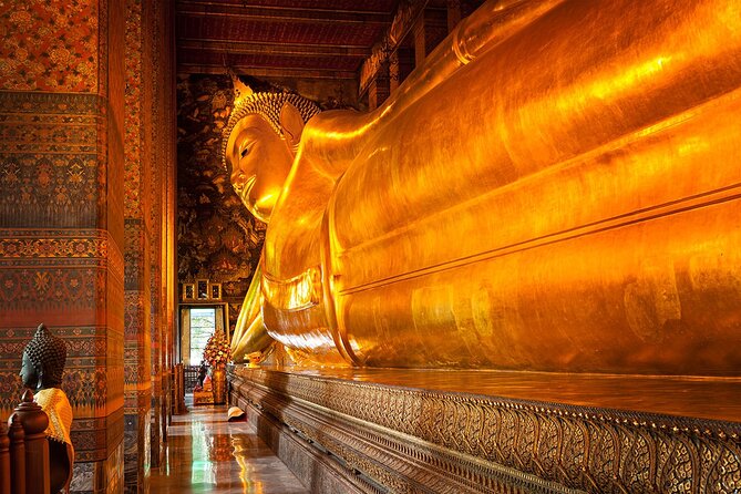 Bangkok’s Three Iconic Temples: Wat Traimit, Wat Pho & Wat Arun - Guides can make the short visits worthwhile