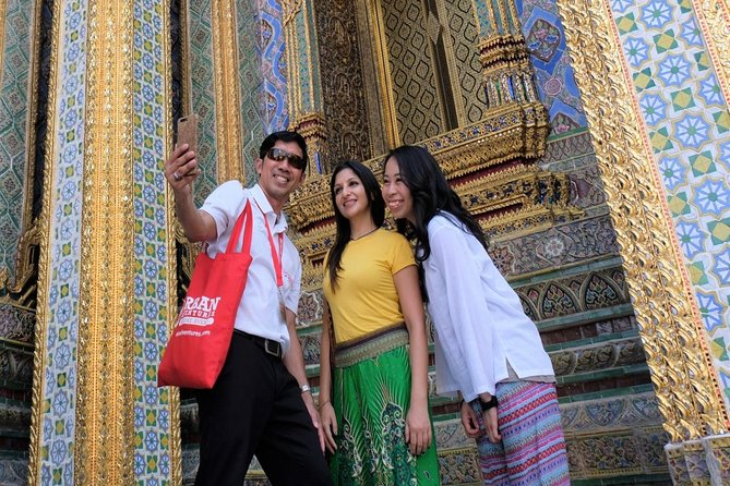 Bangkok’s Treasures: Temples & the Majestic River of Kings - What the guide adds