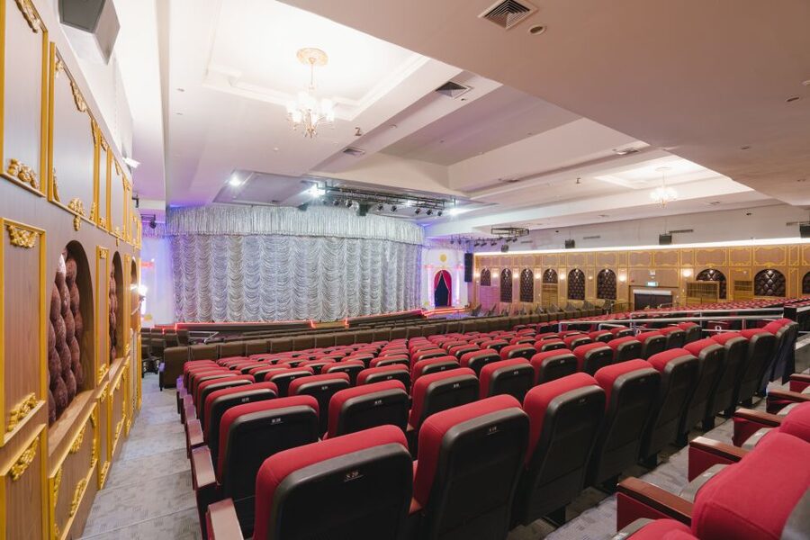 Bangkok: Skip-the-Line Golden Dome Cabaret Show Tickets - What the Golden Dome show is really like