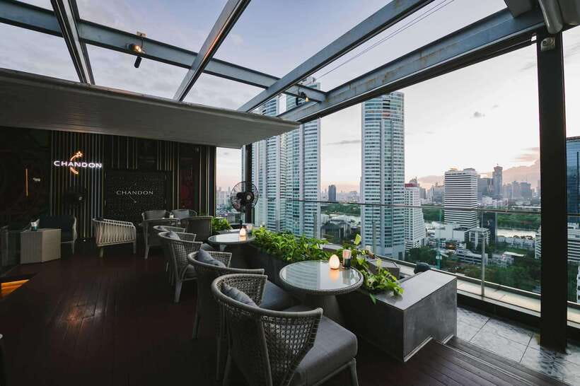 Bangkok: Sky on 20 Rooftop Bar With Free Flow Drinks - Drinks, food, and the pace of service