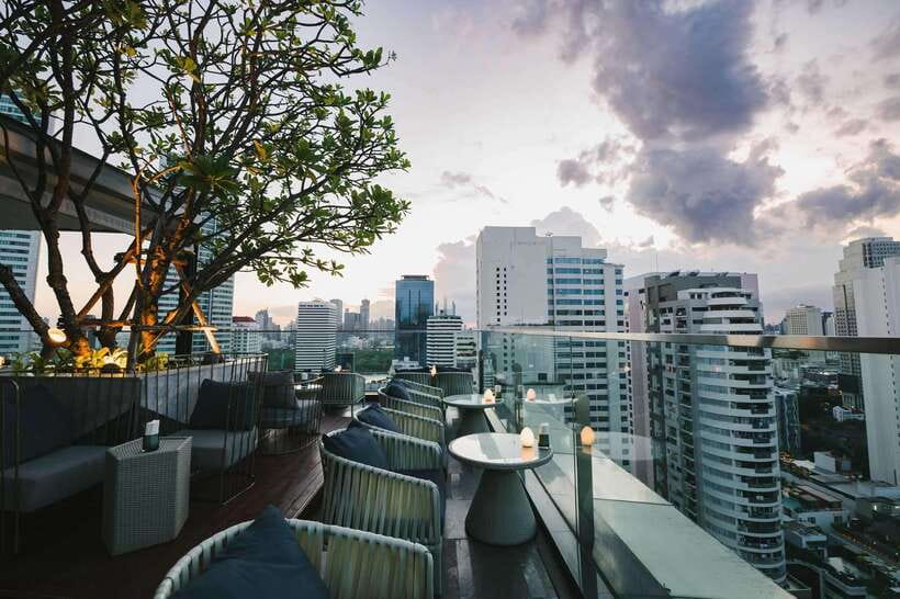 Bangkok: Sky on 20 Rooftop Bar With Free Flow Drinks - The rooftop mood and dress rules