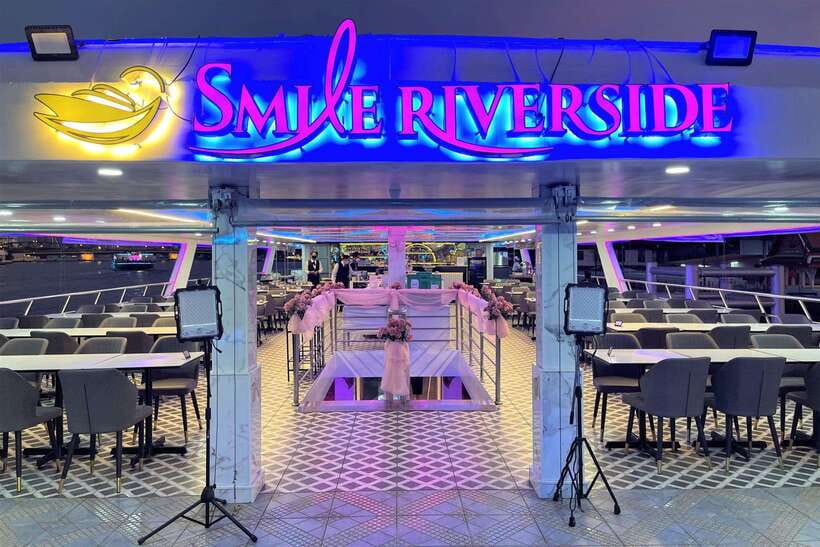 Bangkok: Smile Riverside Dinner Cruise - Should you book the Smile Riverside Dinner Cruise?