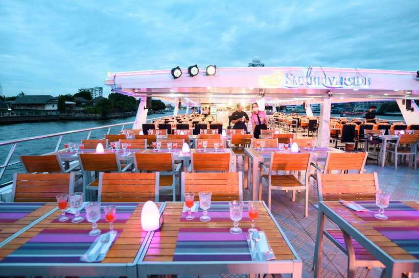 Bangkok: Smile Riverside Dinner Cruise - What the two-hour river route reveals