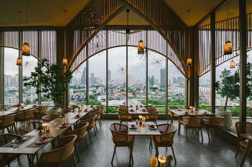 Bangkok: SOL and LUNA BKK Rooftop F&B Packages - What the high rating means in practical terms