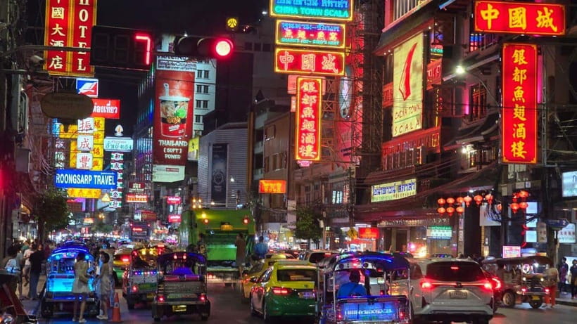 Bangkok: Street Food Tasting Tour at Night - The Chinatown setting is part of the meal