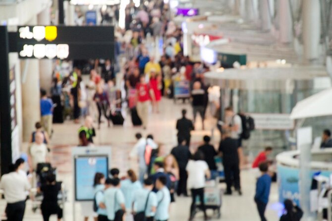 Bangkok Suvarnabhumi Airport: VIP Meet & Greet Service (Fasttrack) - Communication and reliability deserve attention