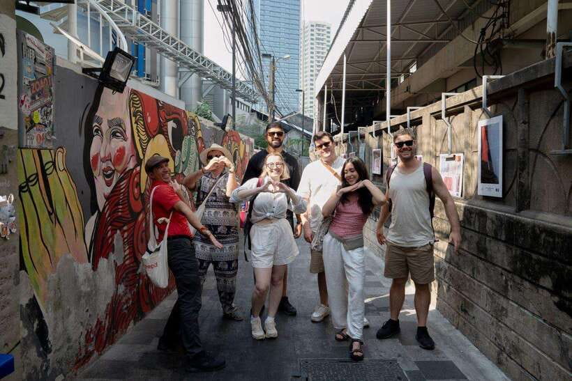 Bangkok: Talad Noi Hidden Gems & Street Food Adventure - How the guides shape the experience