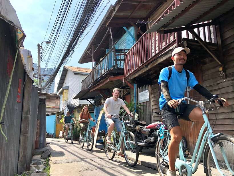 Bangkok: Temples, Canals & Local Life Bike Tour - Wat Khun Chan and the temple stops