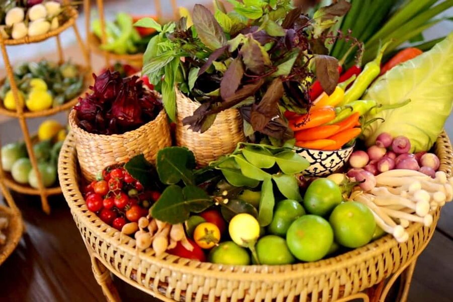 Bangkok: Thai Cooking Class With 4 Dishes & Thai Drink - A lesson built for participation