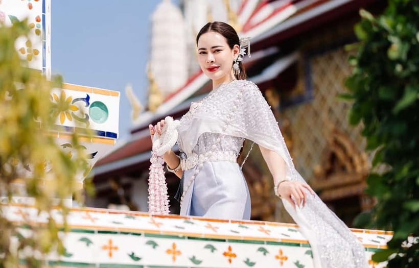 Bangkok: Thai Costume Rental + Hairdo, Makeup & Accessories - The accessories turn a rental into a complete look