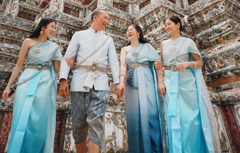 Bangkok: Thai Costume Rental + Hairdo, Makeup & Accessories - Why the Wat Arun location matters