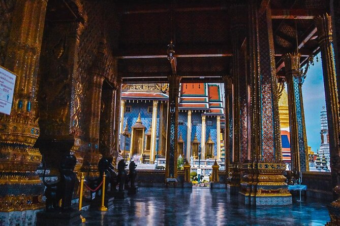 Bangkok: The Grand Palace, Wat Pho, and Wat Arun Walking Tour - Wat Arun, the final stop across the river
