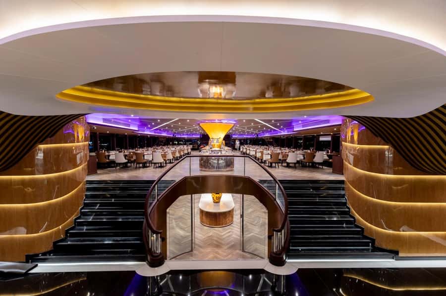 Bangkok: The Opulence Buffet Dinner Cruise with Live Band - Live music and Thai dance on the Chao Phraya