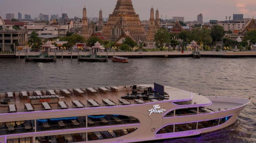 Bangkok: The Planet Chao Phraya River Dinner Cruise - What the $50 price really buys