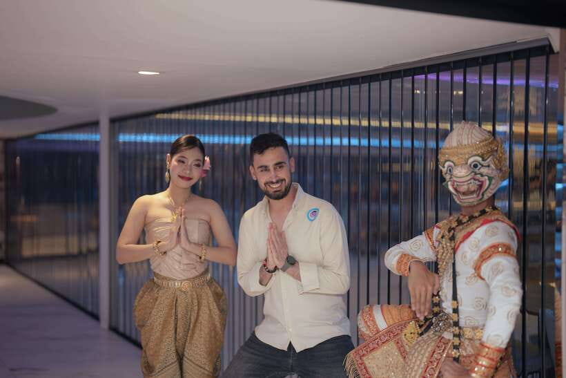 Bangkok: The Planet Chao Phraya River Dinner Cruise - Who should book this cruise