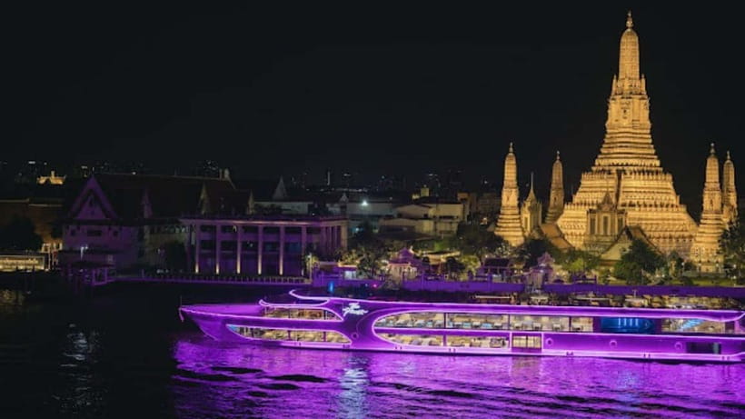 Bangkok: The Planet Chao Phraya River Dinner Cruise - The welcome drink and dinner buffet