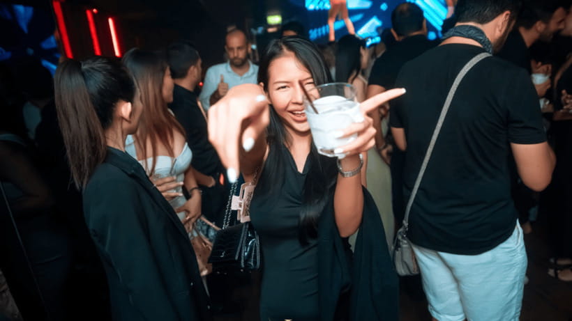 Bangkok: The Speakeasy, Rooftop & Iconic Venues Pub Crawl - Who should book this night out