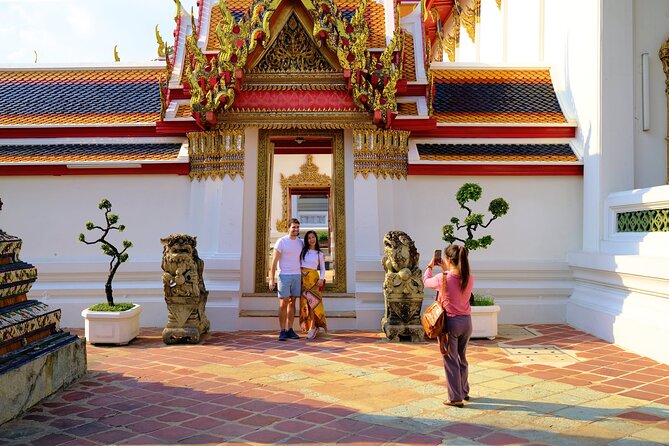 Bangkok Thrilling Tuk Tuk Tour (Private & All-Inclusive) - A riverside walk at Yodpiman