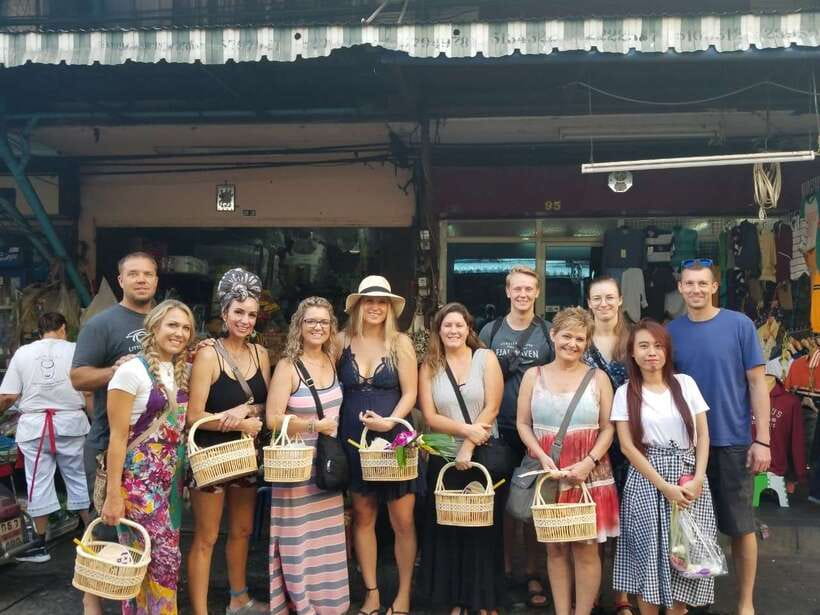 Bangkok: Tingly Thai Cooking School Half-Day Cooking Class - Meeting the class near Surawong Road