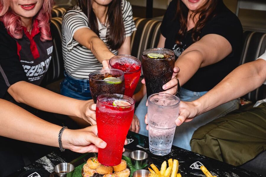 Bangkok: Topgolf Megacity Packages - Service and language considerations in Bangkok