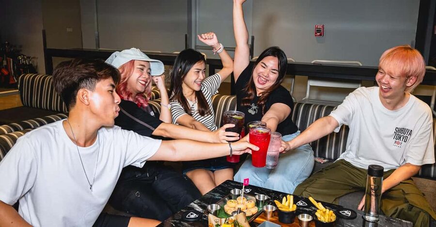 Bangkok: Topgolf Megacity Packages - Food and drinks make the package more useful