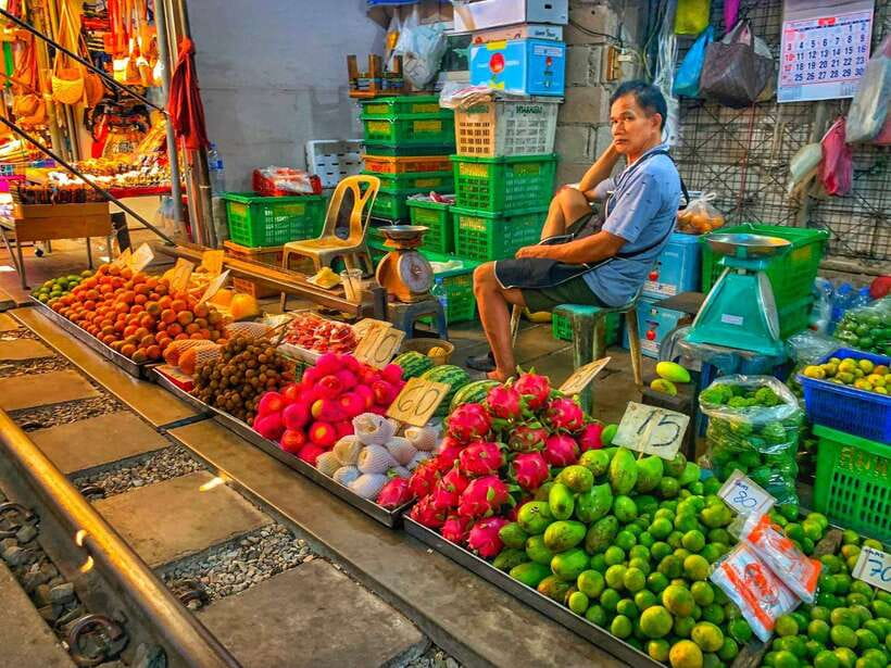 Bangkok: Train Market & Floating Market with Boat Ride - What to bring and what to skip