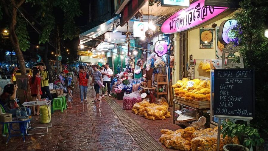 Bangkok: Travstore Original Bangkok Discovery Tour - Starting beside the Chao Phraya at Saphan Taksin
