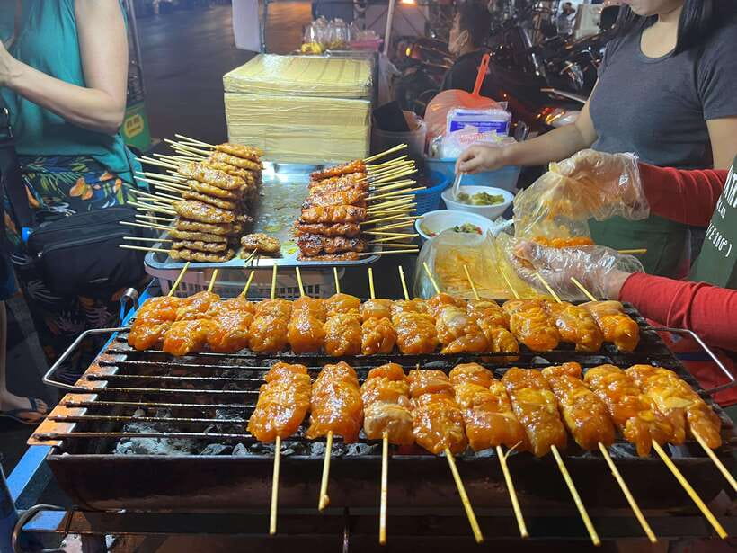 Bangkok Tuk-Tuk by Night with Chinatown Street Food Meal - The tuk-tuk run past Bangkok’s great monuments