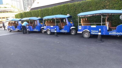 Bangkok: Tuk Tuk Day Pass App & Boat Chao Phraya River