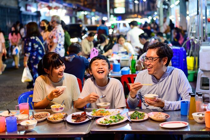 Bangkok Tuk-Tuk Tour by Night with Chinatown Street Food Meal - The Grand Palace and Wat Pho from the outside