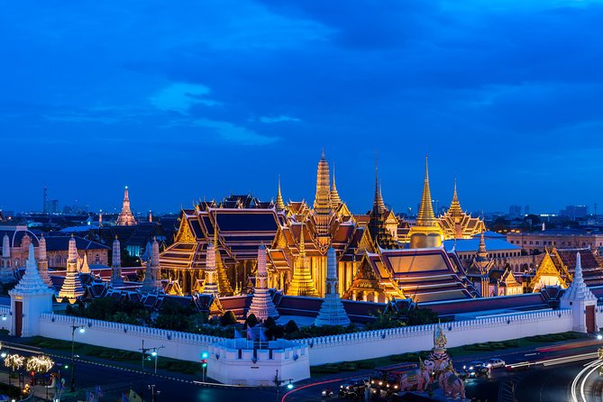 Bangkok Under the Night Lights by TUK-TUK (SHA Plus) - Wat Pho Without the Daytime Crowds