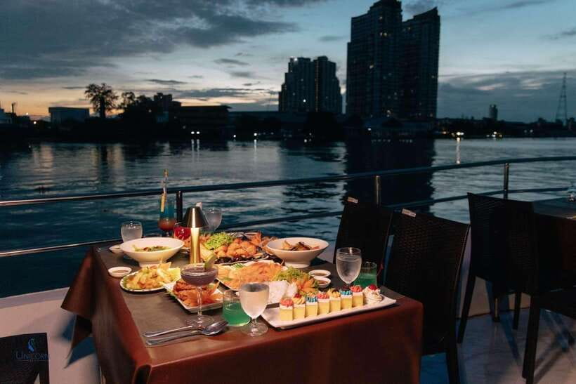 Bangkok: Unicorn Chao Phraya River Dinner Cruise - The first view from the deck