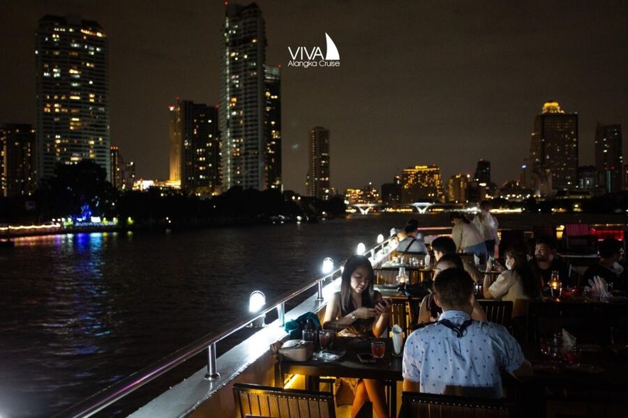 Bangkok: Viva Alangka Chao Phraya Dinner Cruise - Bangkok Noi and the quieter end of the route