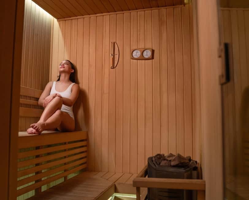 Bangkok: W Hotel Pool & Gym Experience - Sunday’s polar plunge is a special extra
