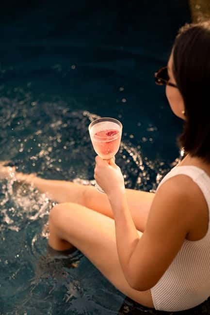 Bangkok: W Hotel Pool & Gym Experience - Timing, group size, and planning your visit