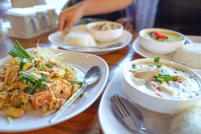 Bangkok Wat Pho and Flower Market Historical Walking Tour - Local breakfast after Wat Arun