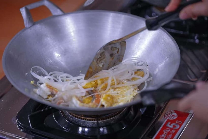 Bangkok: White Lotus Thai Cooking Class with Market Tour - Price, timing, and what the $35 covers