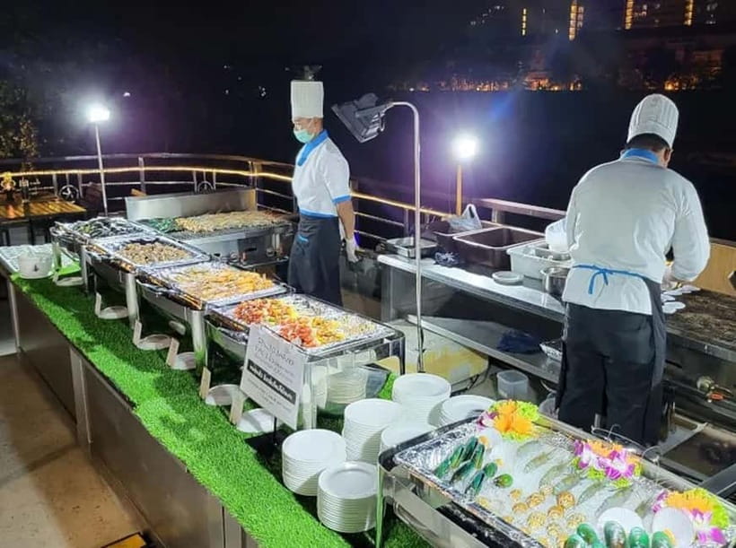 Bangkok: White Orchid Chao Phraya Cruise Free Flow Beer - What dinner is really like on a two-hour cruise