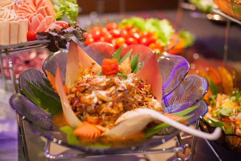 Bangkok: White Orchid Chao Phraya Cruise, Thai Buffet & Beer - Comfort, access, and who should book