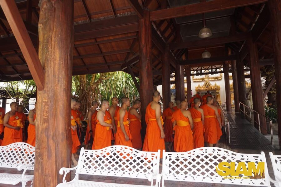 Bangkok Yai Local Canal Tour with Longtail Boat - Wat Paknam and Bangkok’s giant golden Buddha