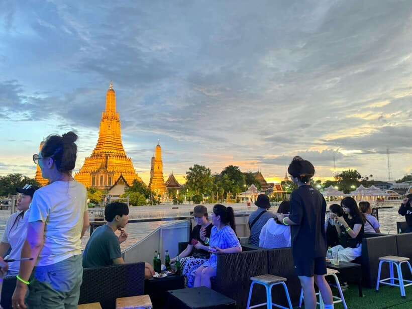 Bangkok: Yodsiam Sightseeing Cruise Snacks & Unlimited Beer - Who should book the Yodsiam cruise?