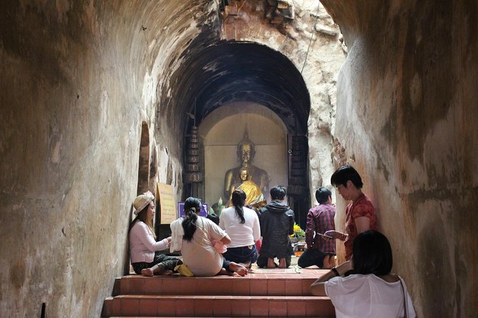 Best seller!! Amazing Night tour, Doi Suthep + Wat umong - Top Must visit! - What the guide can add, and where the tour may fall short