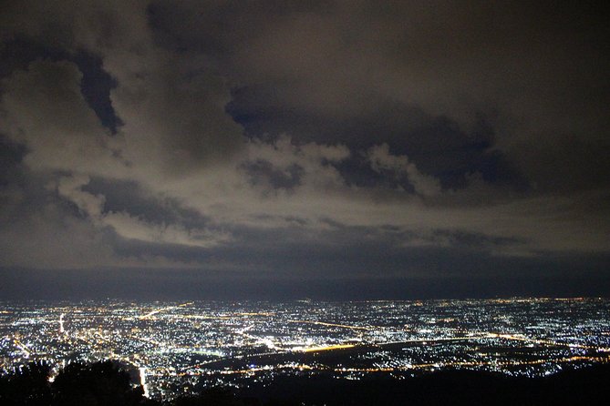 Best seller!! Amazing Night tour, Doi Suthep + Wat umong - Top Must visit! - The winding climb to Doi Suthep