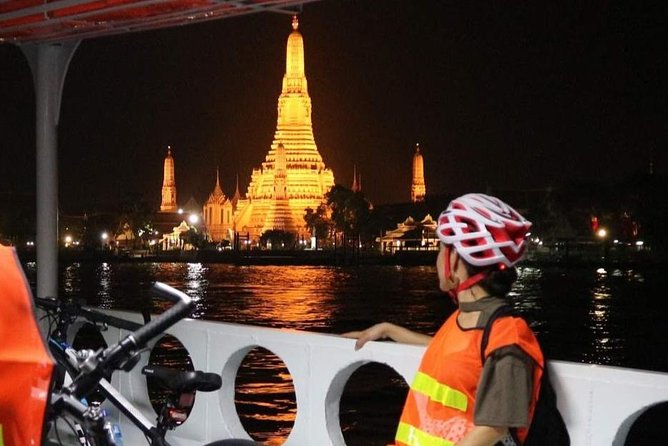 Bike Bangkok at Night with Thai Dinner - A Chinese temple and Chinatown by bicycle
