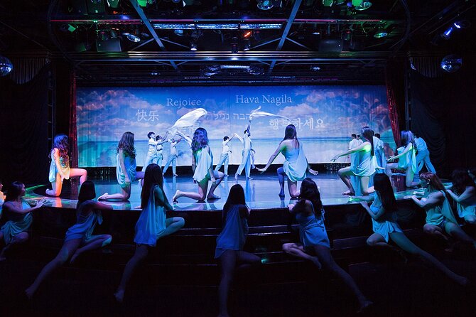 Calypso Cabaret: Dazzling Lights & Performances - Seating, theater comfort, and photographs